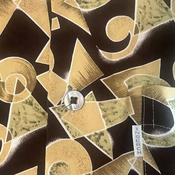 Inserch Men’s Short Sleeve Button Up Wild Print Shirt Sz L - Picture 5 of 5